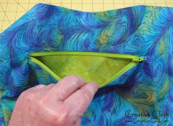 How to Design and Sew a Zipper Pocket for Your Bag