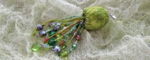 How to Make Mini-Tassels using Silk Cocoons